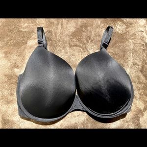 Victoria’s Secret push up Tshirt bra 🖤